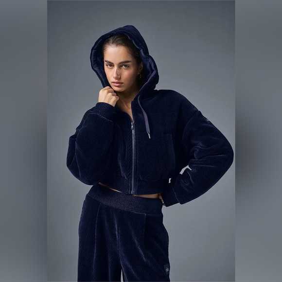 Alo Yoga Cropped Cozy Day Full Zip Jacket - Picture 6 of 17